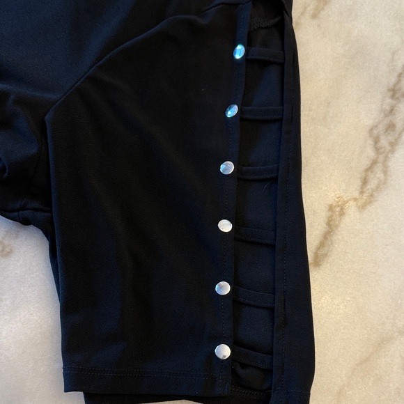 89th & Madison Black Blouse with Button Accents / Openings on sleeves Size 2X - Picture 3 of 3